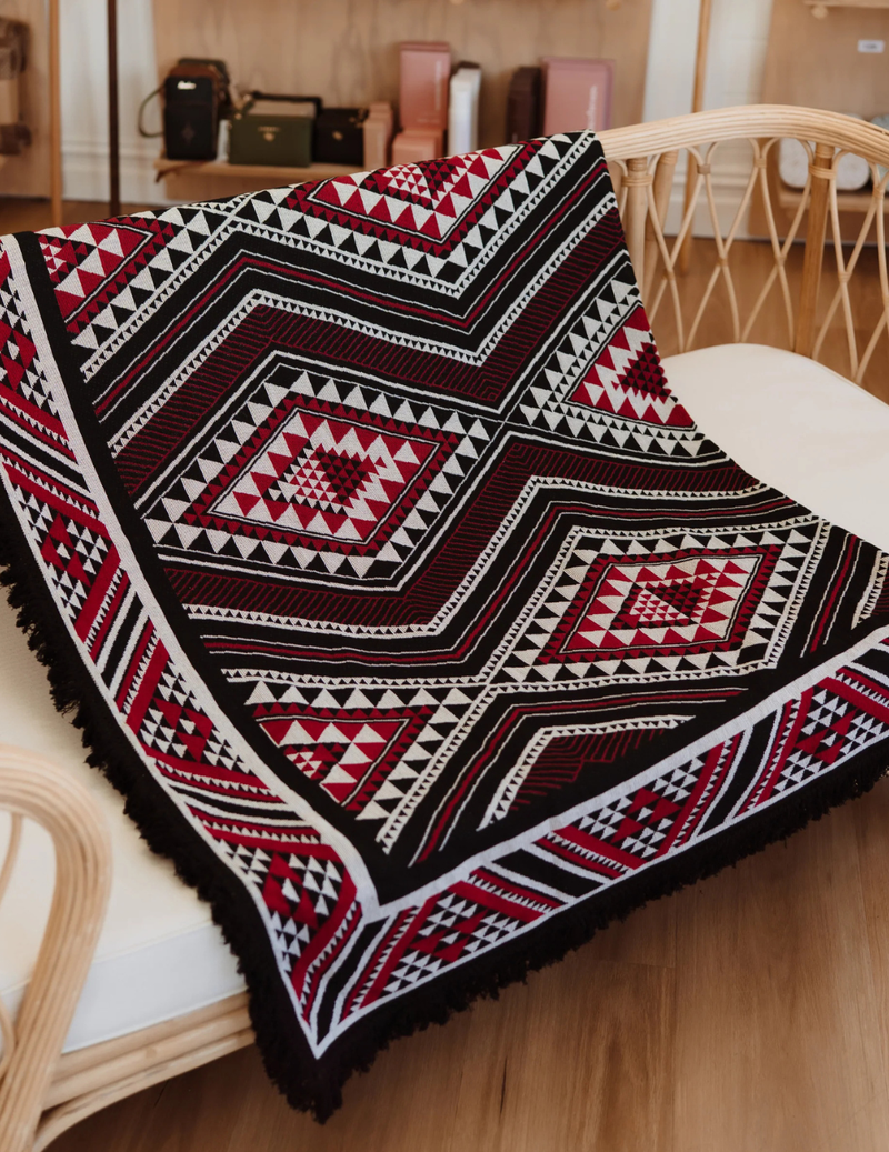 Mahana Throw - Pūmau
